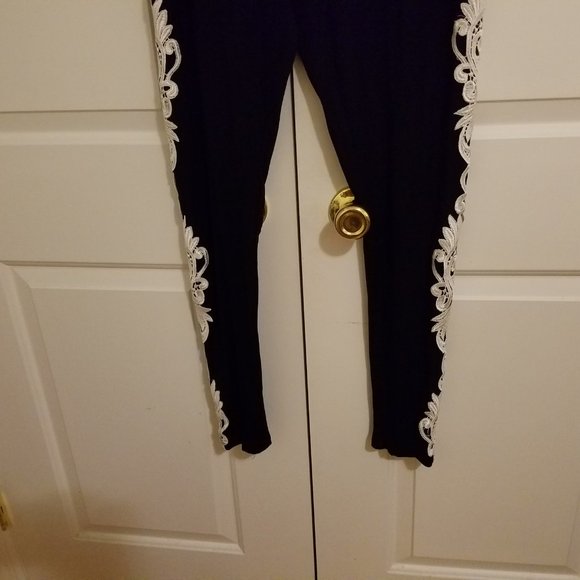 Gorgeous 2-piece outfit . Lace. New. WOT. - Picture 4 of 16